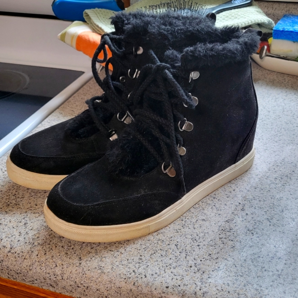 Furry Steve Madden sneakers wedges